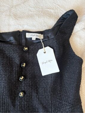 Simple Retro Black Midi Dress with Gold-Accent Buttons